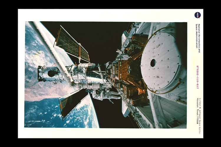 STS-82 EVA View