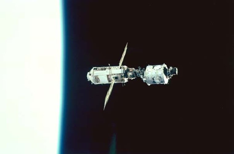 STS-88 undocks from Unity/Zarya