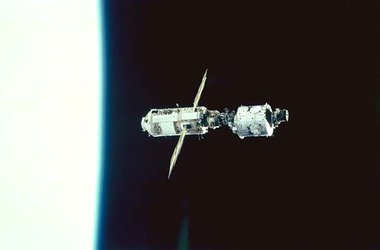 STS-88 undocks from Unity/Zarya