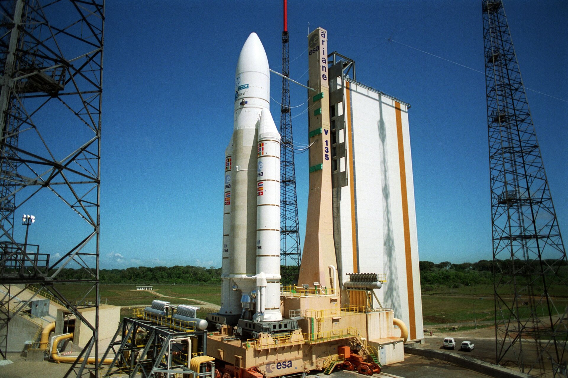 Ariane 507, V135 on the launch pad