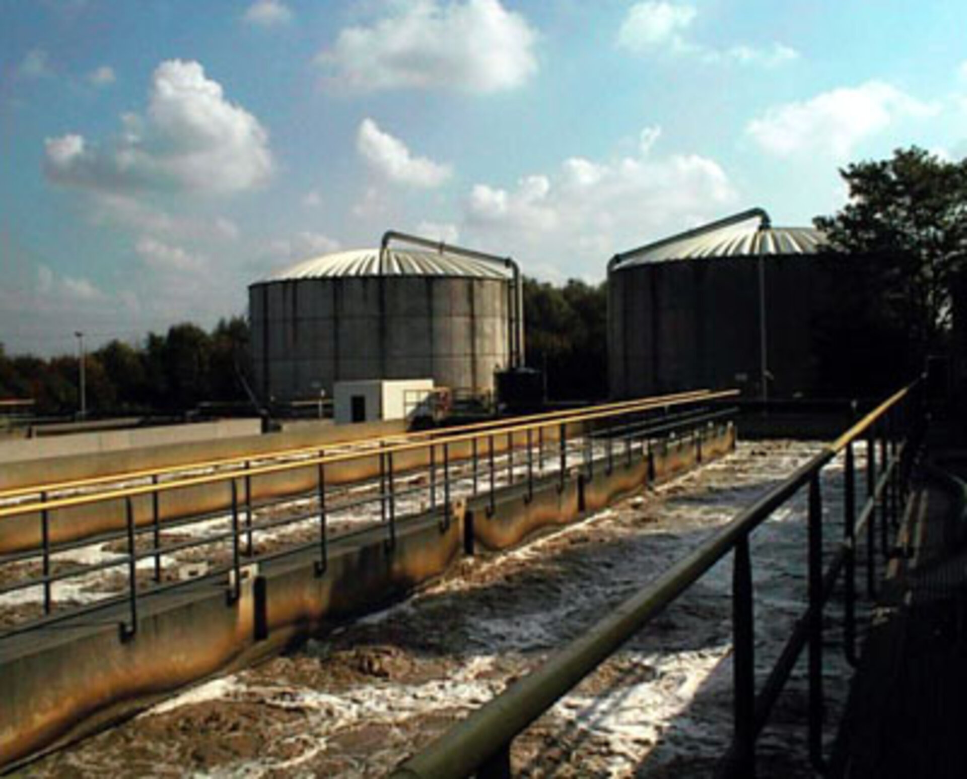 Classical activated sludge process for waste water treatment