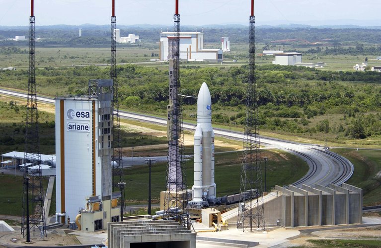 Ariane 5 moves to the launch pad