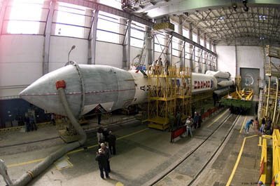 10.10.02  The complete mated Proton launcher, with Integral safely inside the fairing