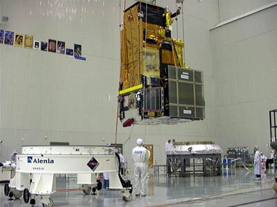 The Integral spacecraft and the Proton adapter, ready for assembly on top of the Proton upper stage