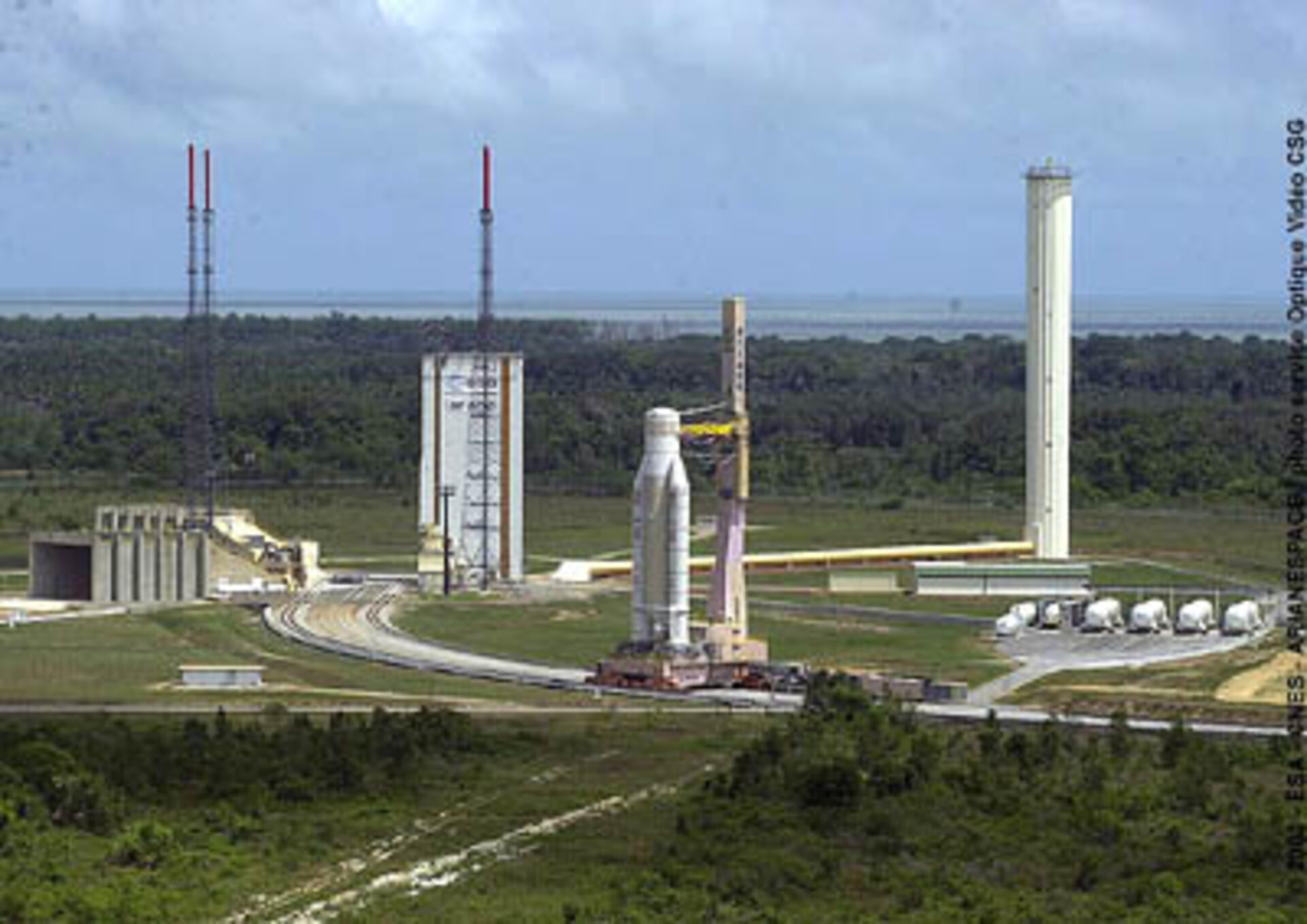 Flight 157 - Ariane 5 rolls out for launch pad tests