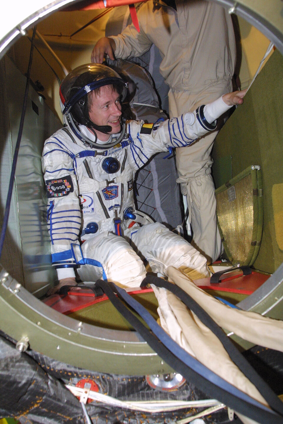 Frank De Winne in the Soyuz-TMA spacecraft