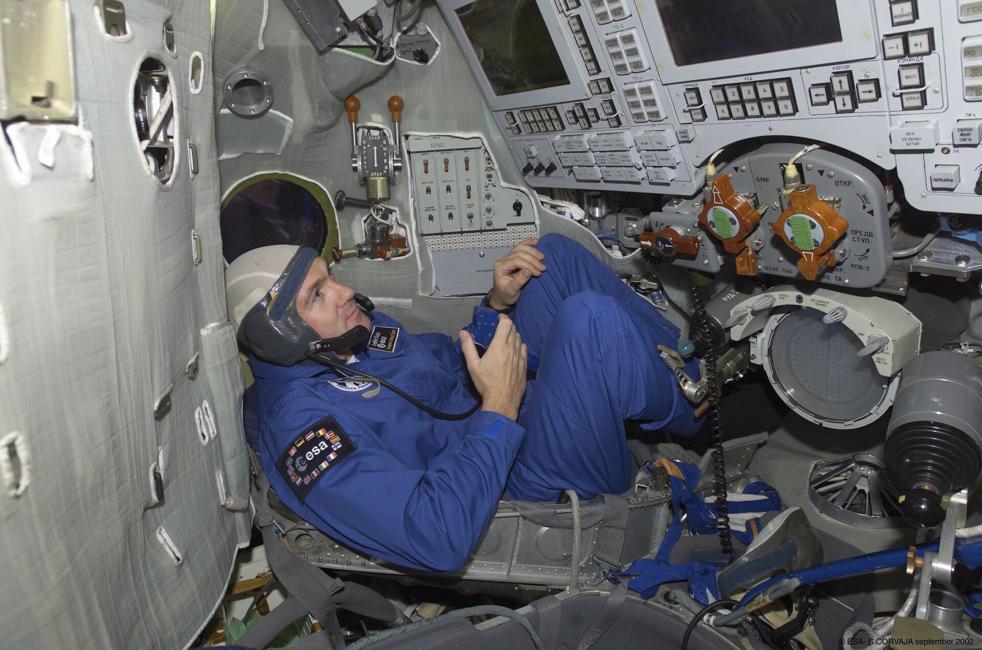 Andre Kuipers in the Soyuz simulator at Star City