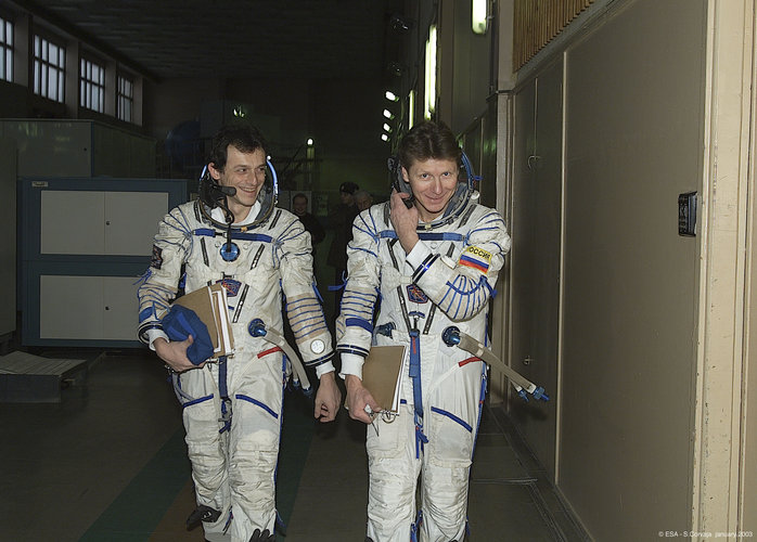 Pedro Duque during training at Star City, with Russian cosmonaut Gennady Padalka