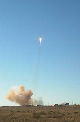 Liftoff  for  first pair of Cluster satellites