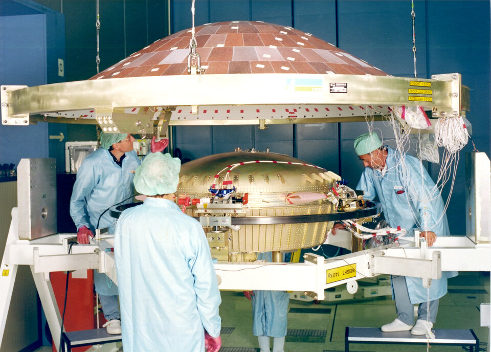 Huygens Descent Module and shield