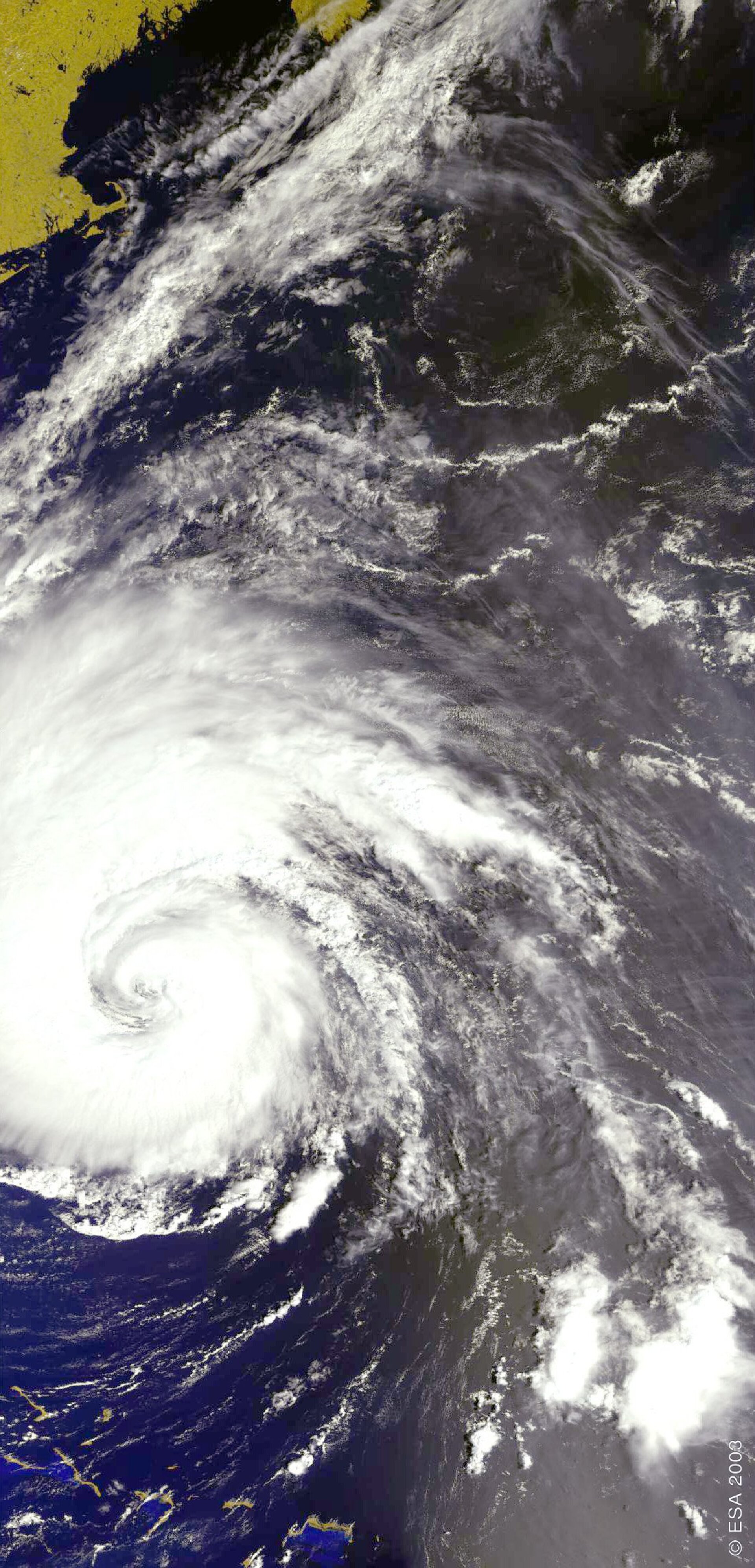 This 17 September Envisat MERIS image shows Hurricane Isabel off the US East Coast