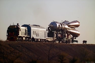 Transfer of the launch vehicle with the Soyuz TMA-3 spacecraft