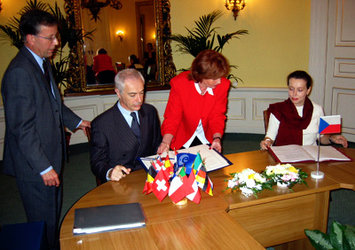 Czech Republic signs ECS with ESA