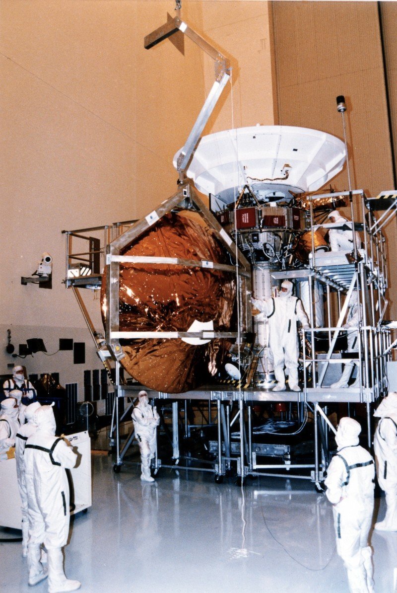 Huygens Probe integrated with Cassini orbiter