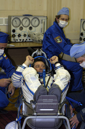 A final test of Roberto Vittori's spacesuit