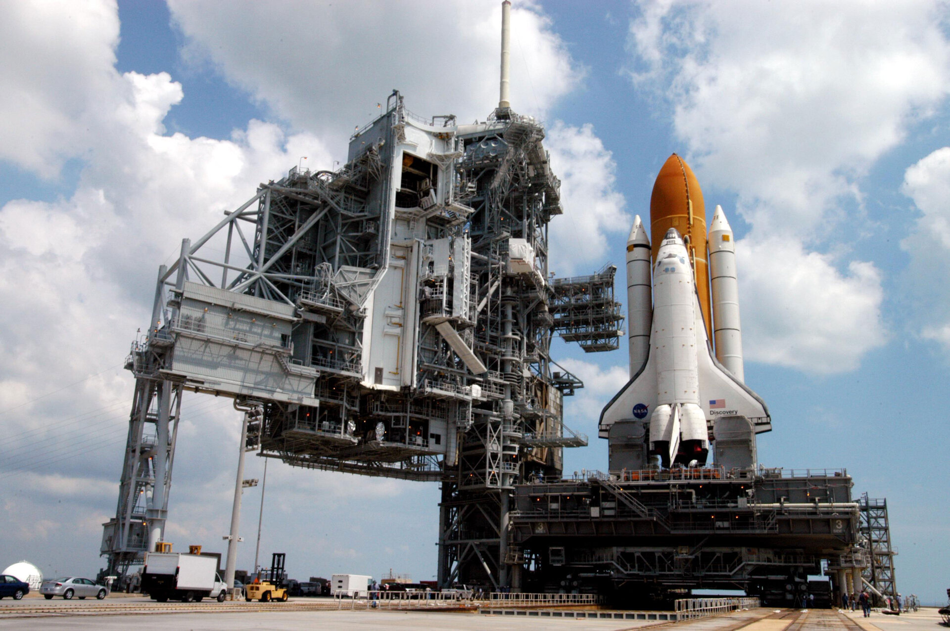 Space Shuttle Discovery is due to lift off from KSC at 21:49 CEST on 1 July 2006
