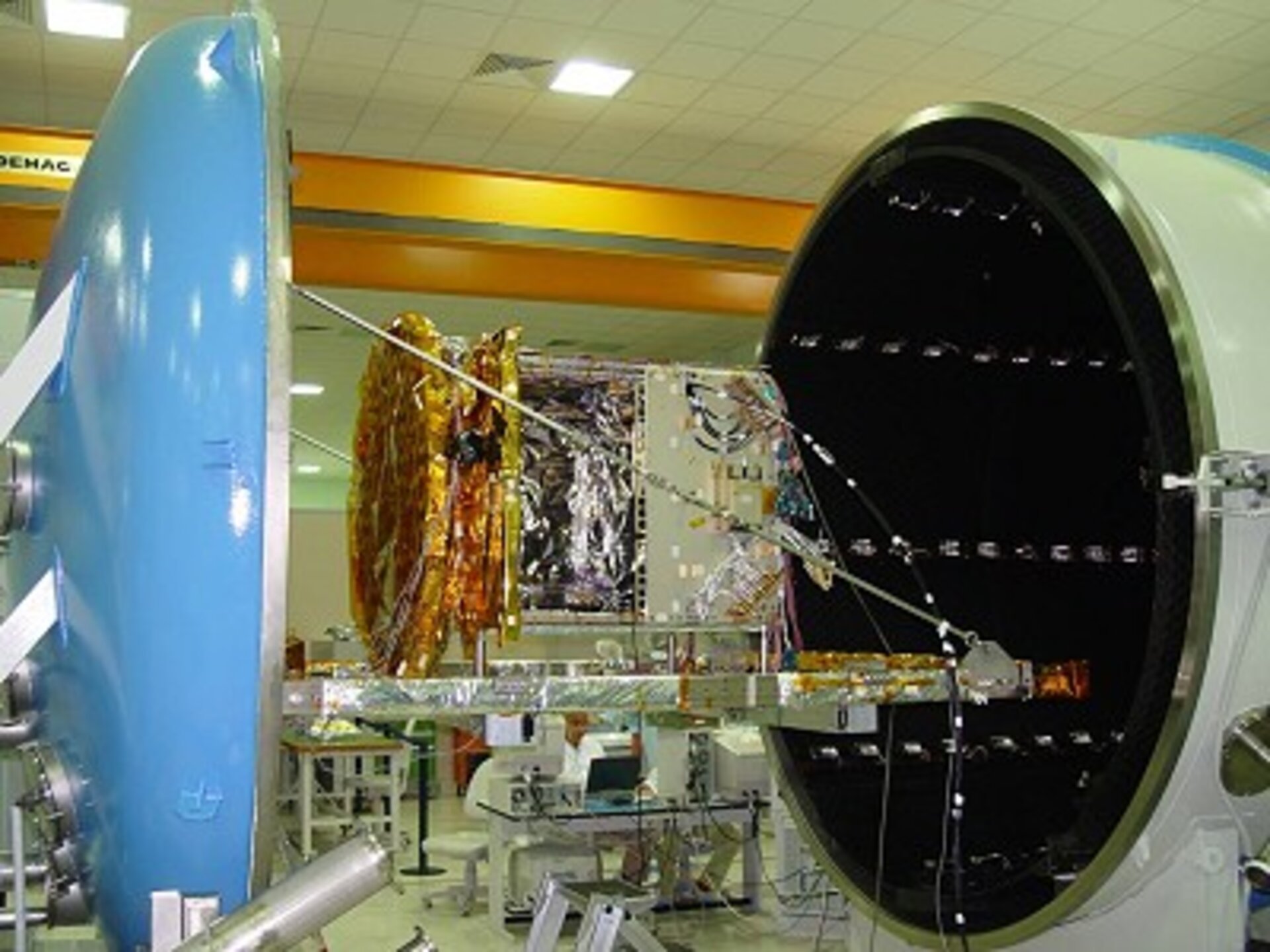 GSTB-V2/B payload module enters the vacuum chamber