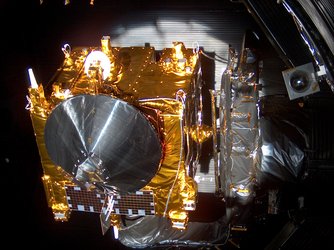 Venus Express undergoing thermal vacuum tests