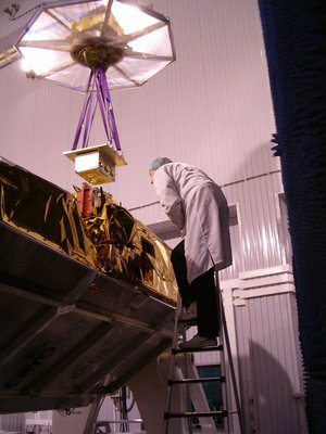 The engineering model of the battery is removed from CryoSat