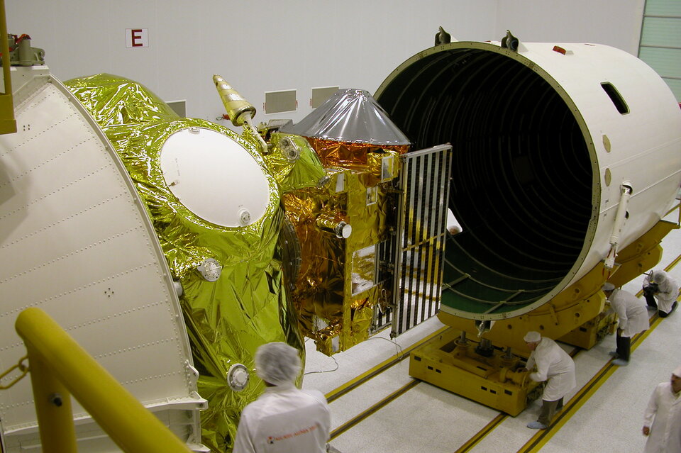 Installation of the fairing over the spacecraft and Fregat