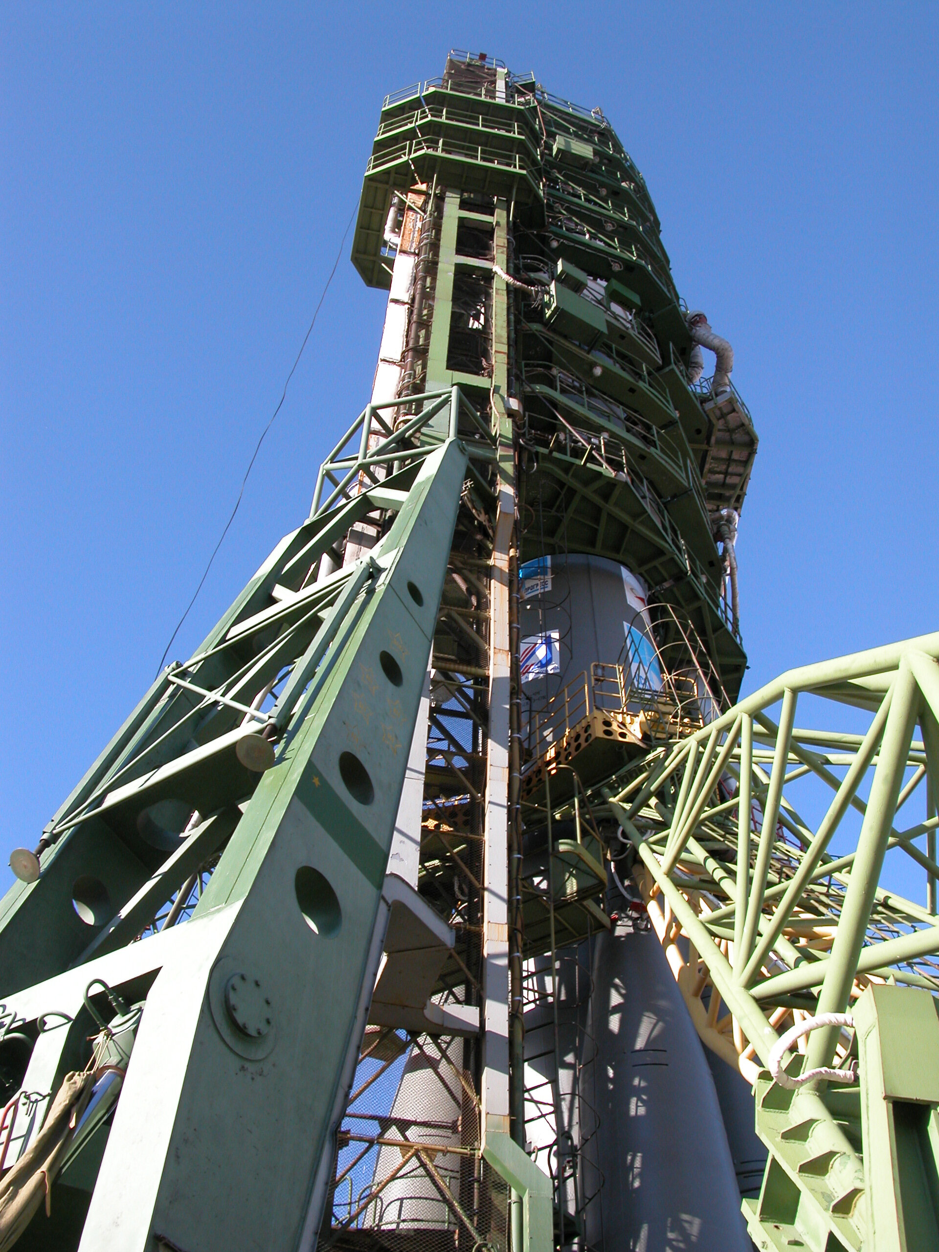 Close-up of Venus Express and Soyuz-Fregat on the launch pad