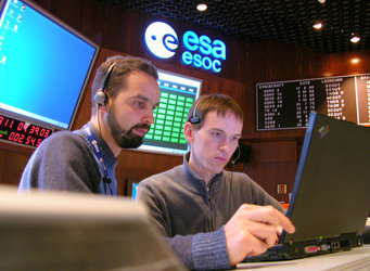 Venus Express controllers in ESOC Main Control Room