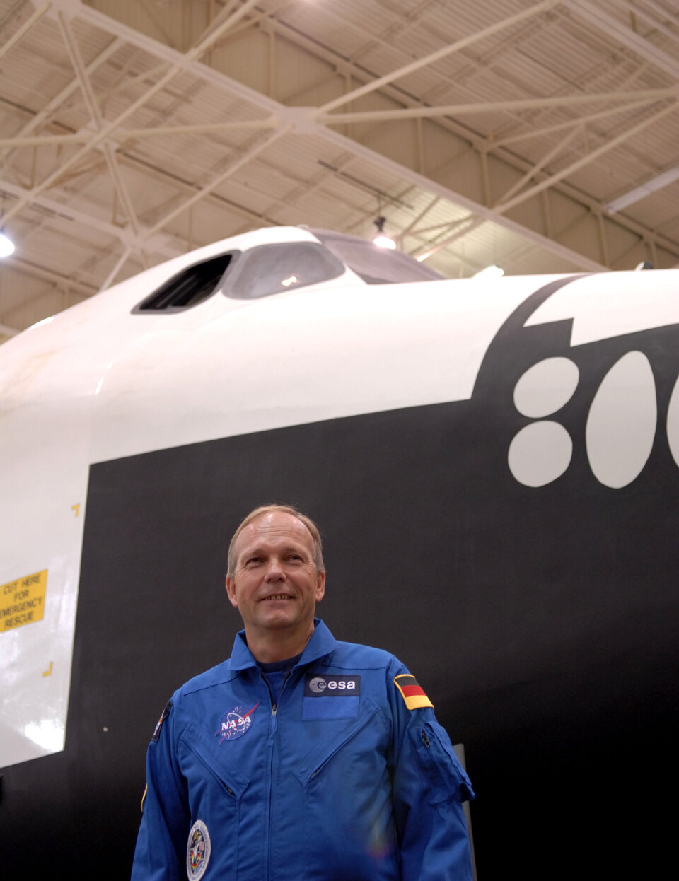 Eyharts will fly on the Space Shuttle together with ESA astronaut Hans Schlegel