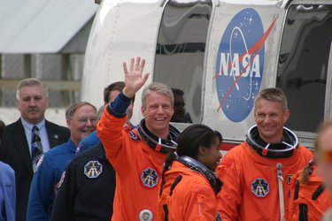 Thomas Reiter during walk-out to astronaut van on 2 July