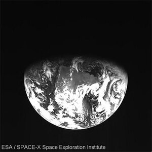 Earthrise seen by SMART-1, 29 August 2006