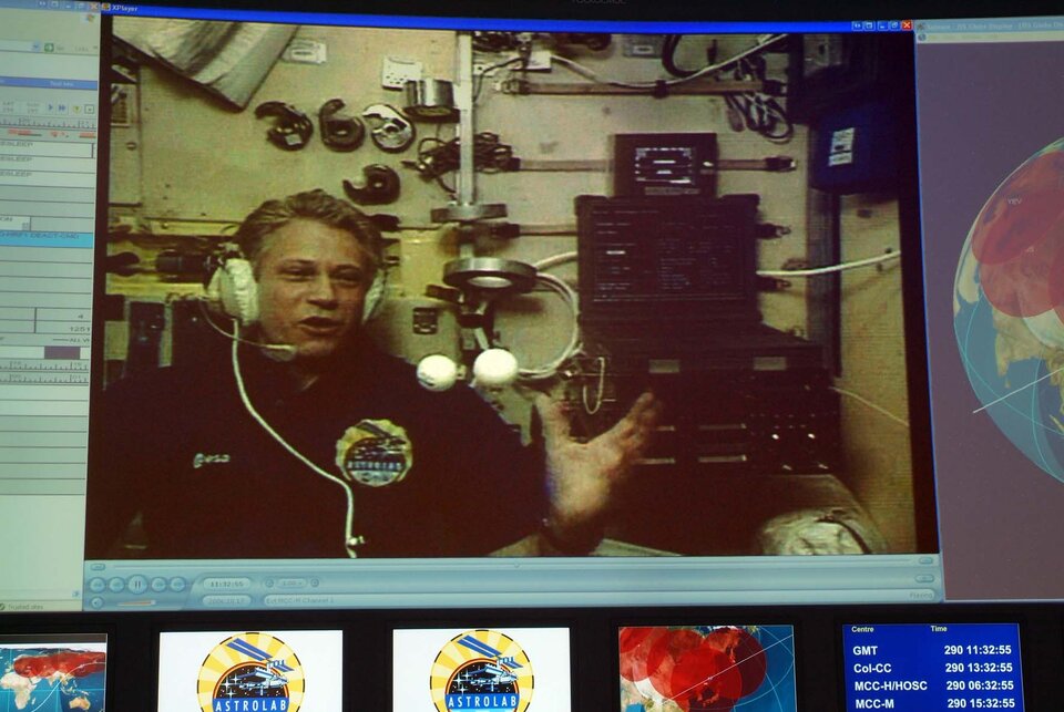Reiter gave a short demonstration from space