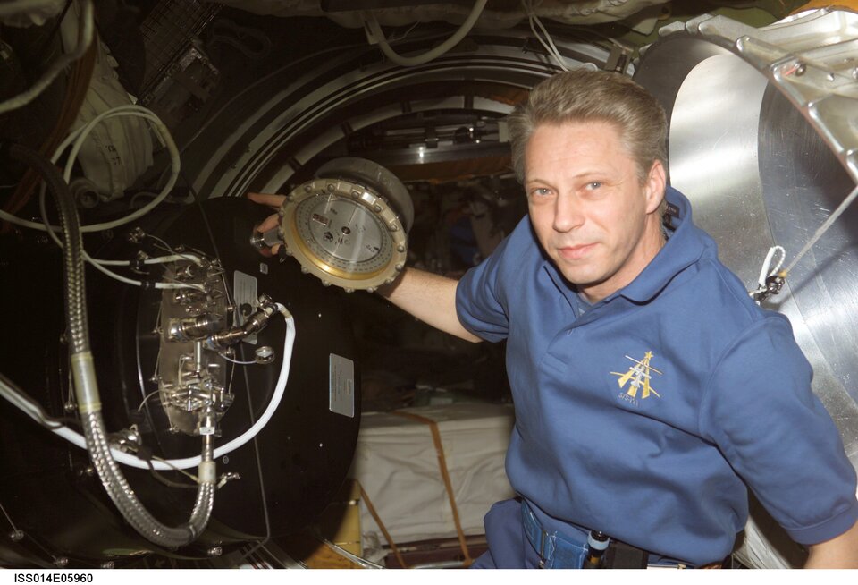 German ESA astronaut Thomas Reiter has taken part in the experiments during his long-duration Astrolab Mission