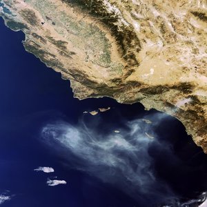 Envisat sees California's 'Esperanza' fire