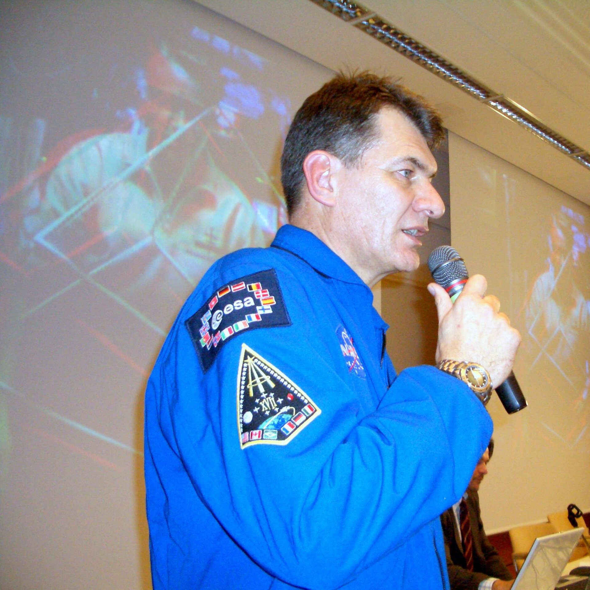 L’astronauta dell’ESA Paolo Nespoli chiama il collega Thomas Reiter