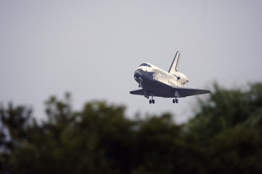 Space Shuttle Discovery lands at Kennedy Space Center