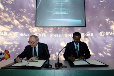 ESA - ASECNA agreement signing