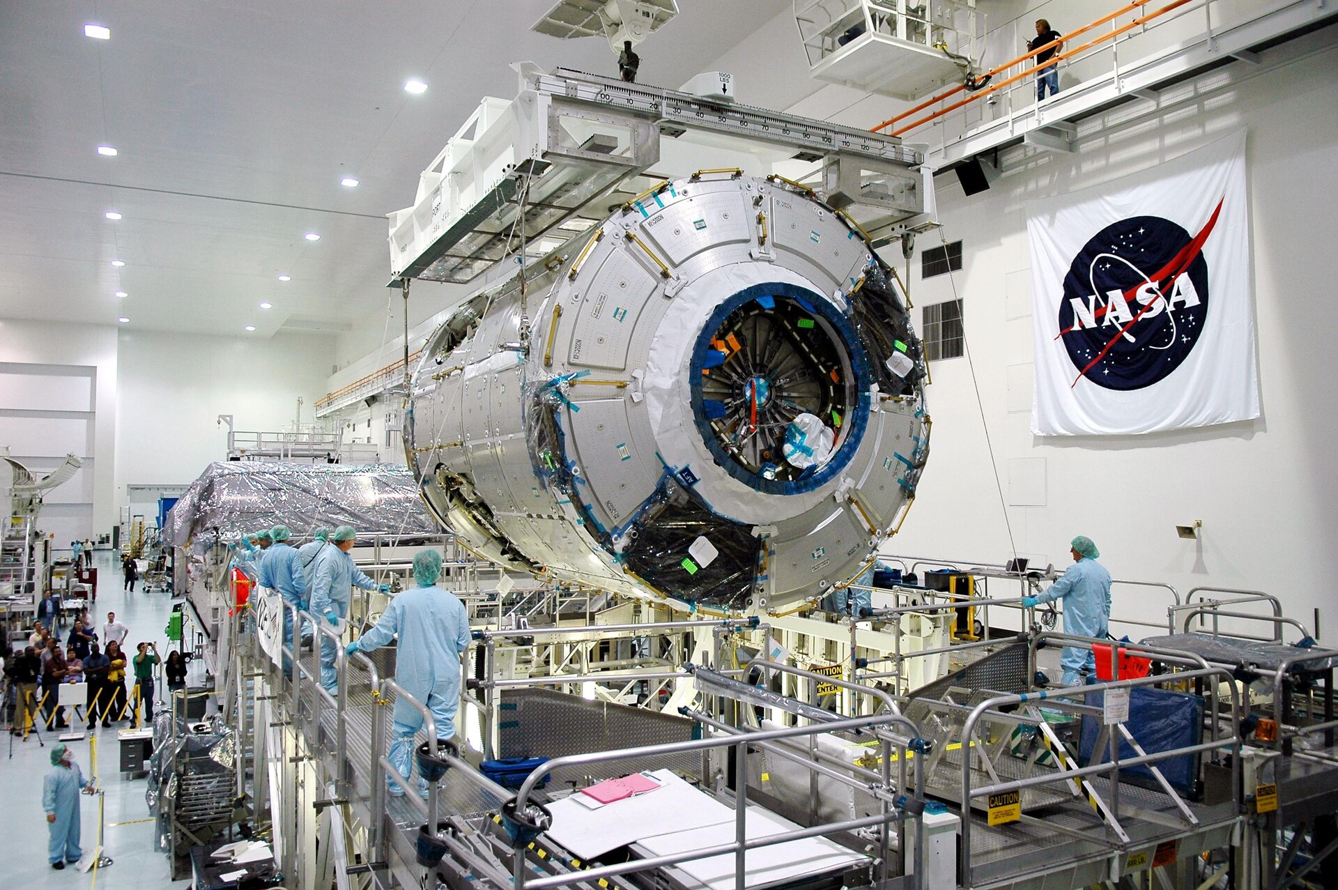 Due dei tre Nodi della Stazione Spaziale, Nodi 2 e 3, sono stati fabbricati sotto un contratto europeo mentre il Nodo 1 che è stato costruito sotto un contratto NASA negli Stati Uniti