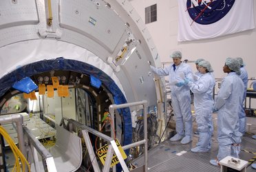 STS-120 crew members familiarize themselves with Harmony (Node 2)
