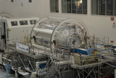 Columbus laboratory final hatch closure in NASA's Space Station Processing Facility