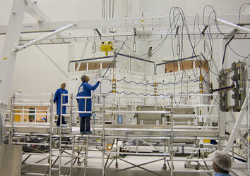 Deployment of Jules Verne ATV's solar arrays at Europe's Spaceport, Kourou