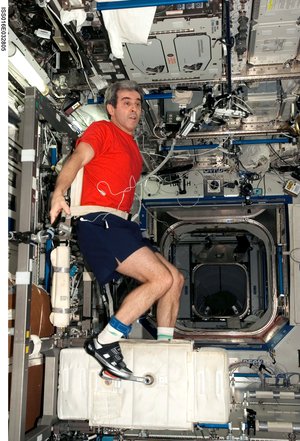 Leopold Eyharts undergoes physical training in the ISS