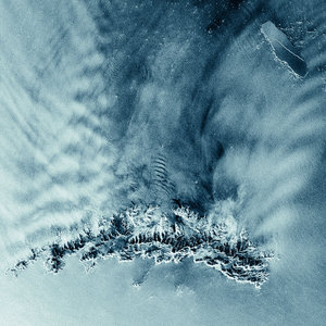 Radar image showing a fissure on the massive A53A iceberg