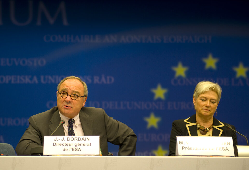 ESA Director General Jean-Jacques Dordain speaking in Brussels