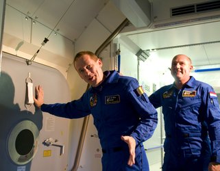 ESA astronauts Frank De Winne and Andre Kuipers visit EAC for experiment training