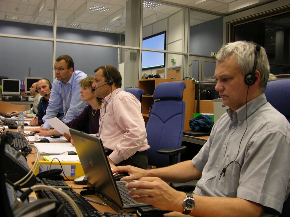 Les chefs de mission de l'ESA et du CNES aux commandes de l'ATV-CC