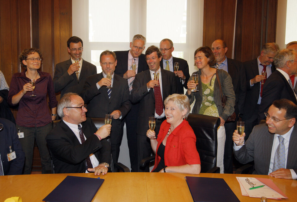 Celebrating the Tropomi Agreement