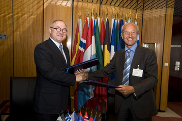ESA and EUMETSAT sign GMES Framework Agreement