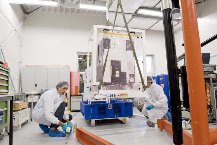 Proba-2 is getting ready for shipment from Kruibeke/Belgium to Plesetsk (Russia)
