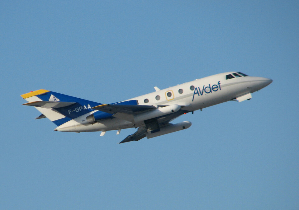 Mystere-20 jet carrying Sethi radar instrument