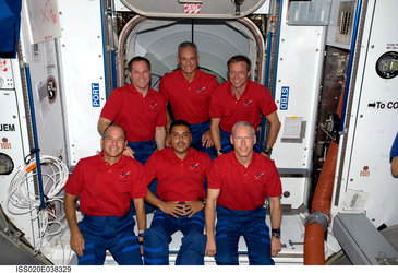 STS-128 crew portrait (without Expedition 20 exchange crewmembers)