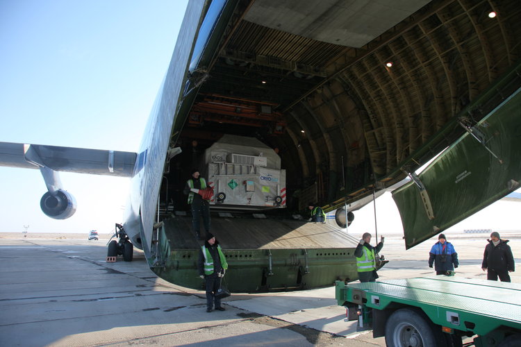Unloading CryoSat-2 in Baikonur